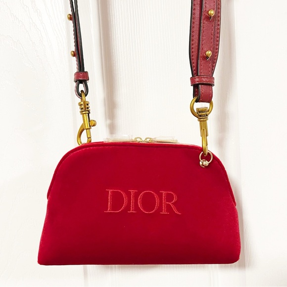 Dior Beauty Red Mini Velvet Bag - Picture 4 of 17